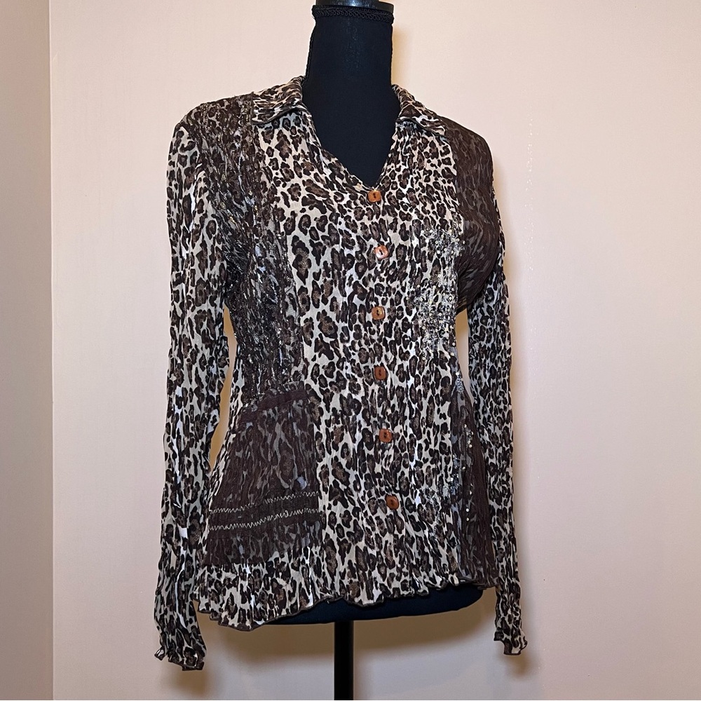 Multiples Women’s Leopard Print Casual Long Sleeve Blouse. Size Petite Small